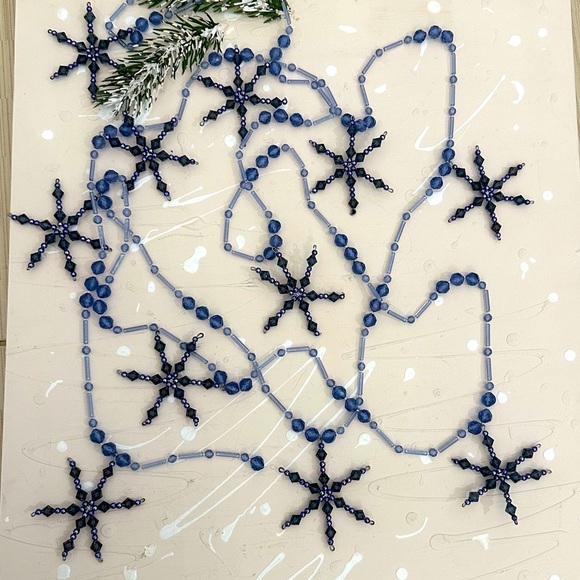 Christmas Garland - Picture 6 of 13